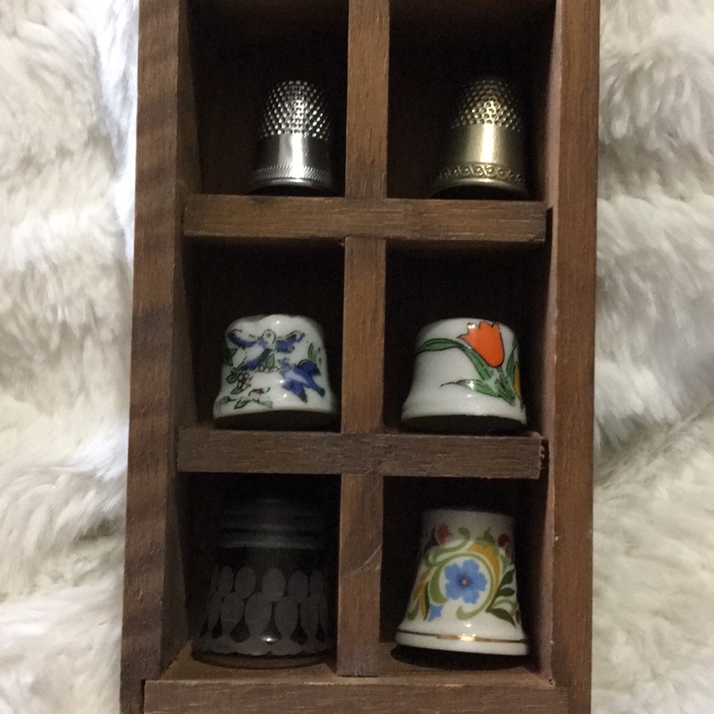 Vintage porcelain thimbles - Picture 3 of 4